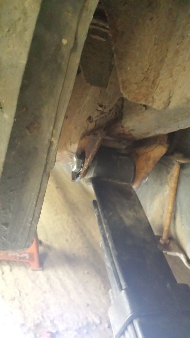 How to change rear leaf springs